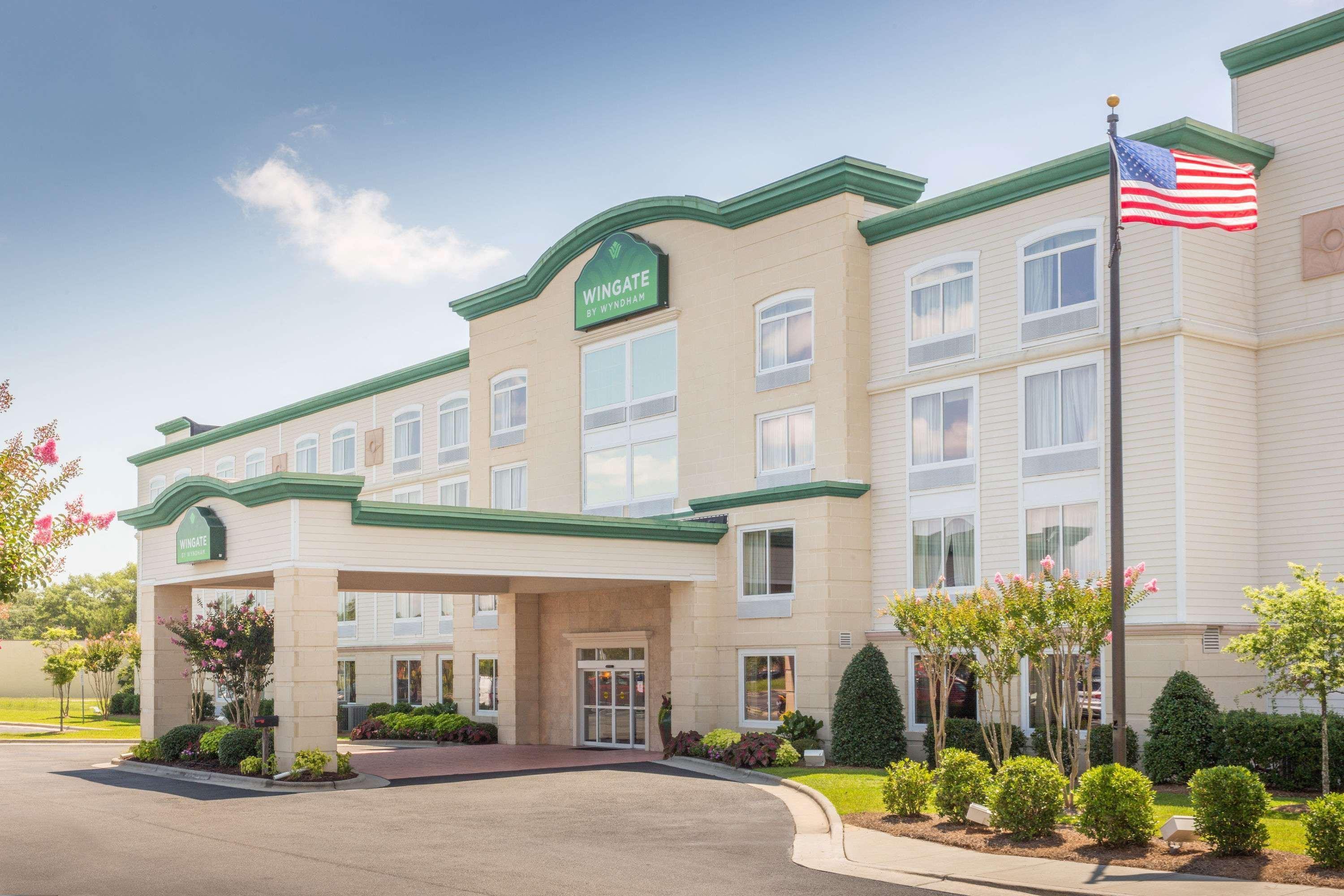 Wingate By Wyndham Southport Hotel Kültér fotó