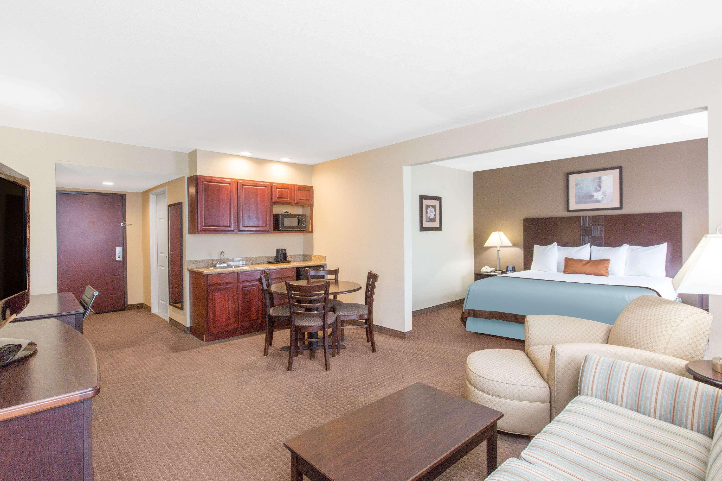 Wingate By Wyndham Southport Hotel Kültér fotó