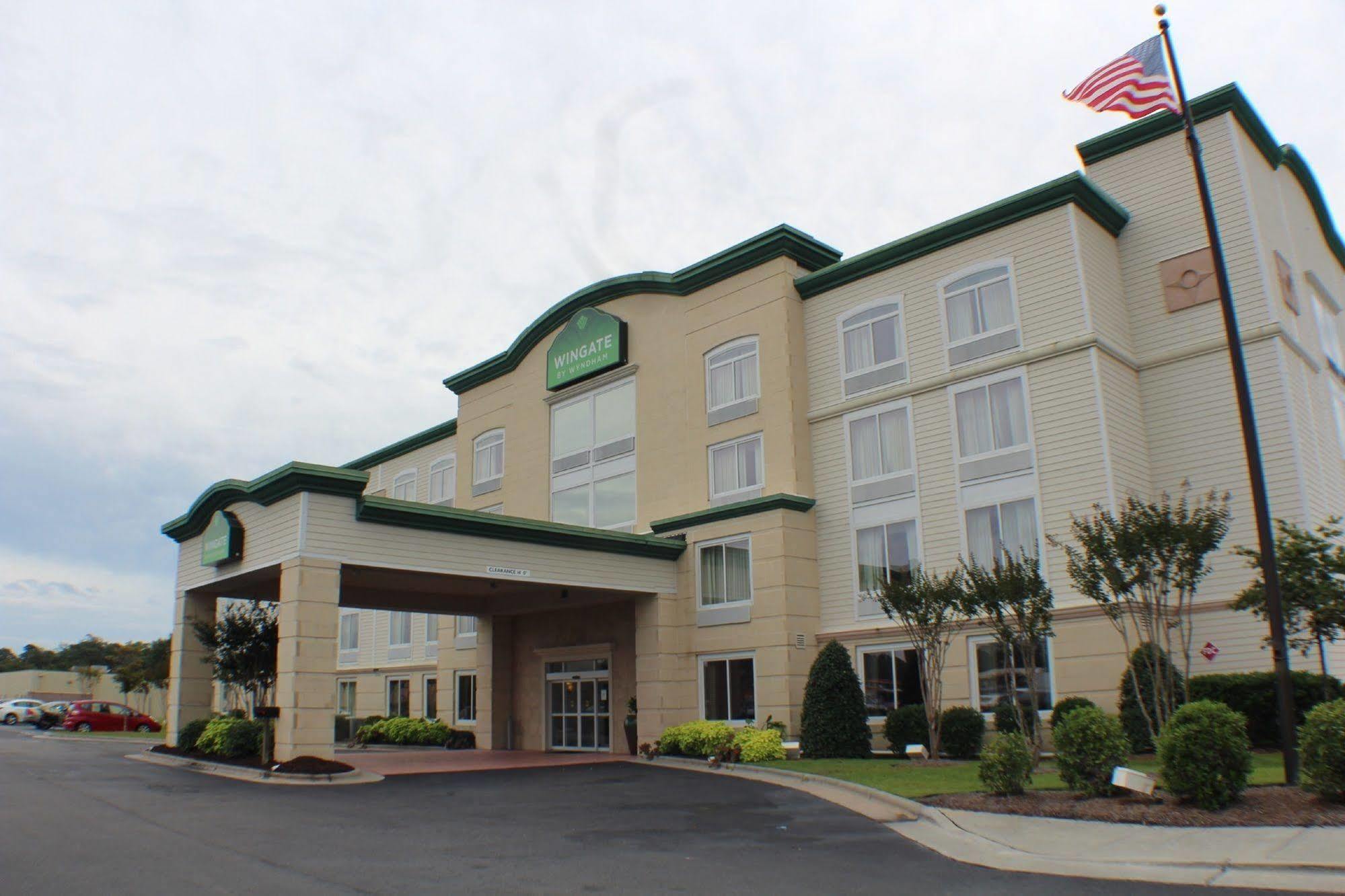 Wingate By Wyndham Southport Hotel Kültér fotó